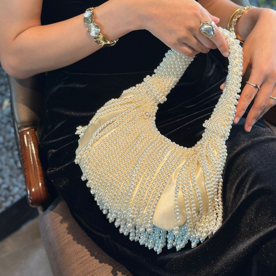 White French Retro Handmade Woven Pearl Tassel Dumpling Tote Clutch for Women